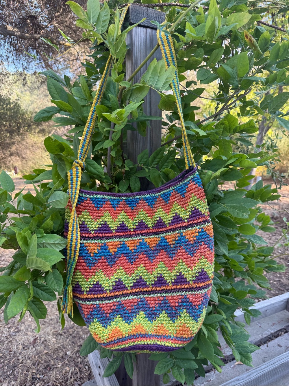 Colorful Handwoven Zigzag Crossbody Bucket Handbag Beautiful Made In Guatemala